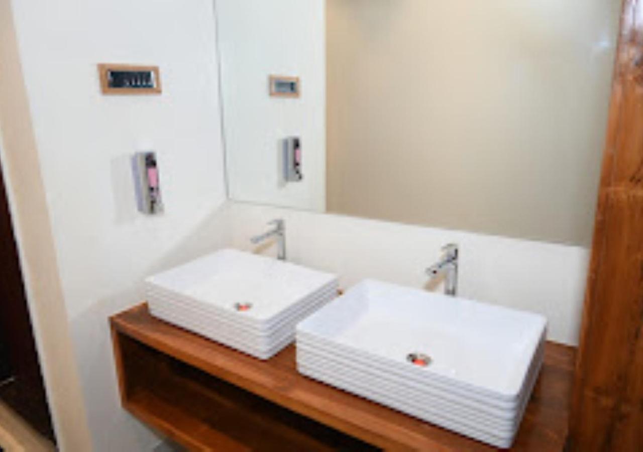 Hotel Rajwada Kapurhol Kapurwahal Экстерьер фото